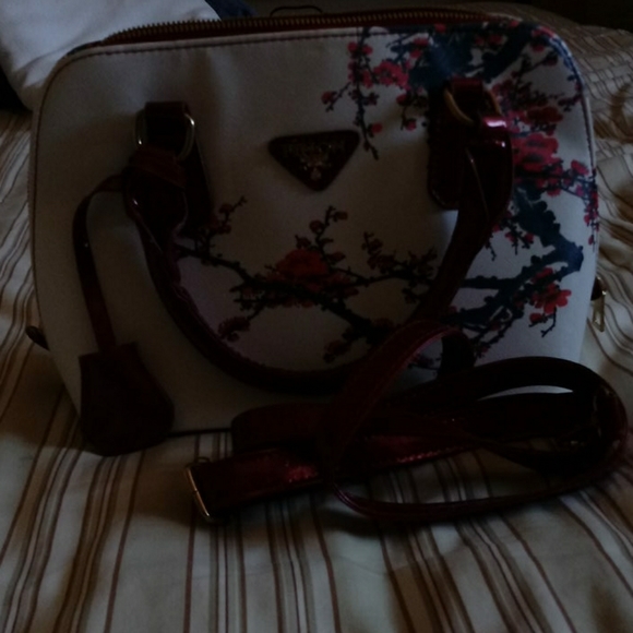 Purse - Picture 1 of 2